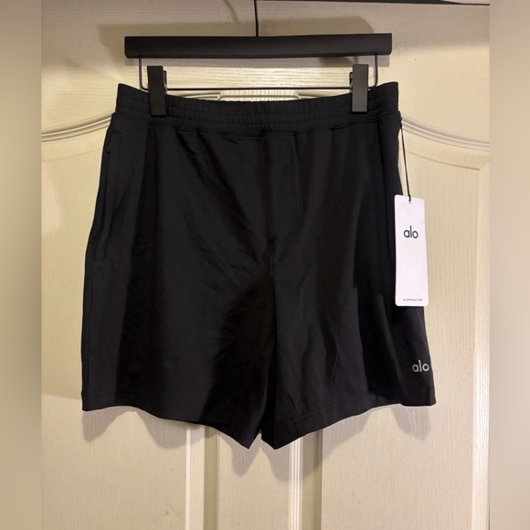 ALO Yoga Men’s “Conquer React Performance” Short 7” Inseam (M) *BESTSELLER* - Picture 7 of 10